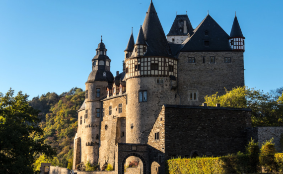 Mysterious Castles & Winding Alleys
